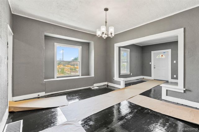 7413 Elmhurst Street, Detroit, MI 48204