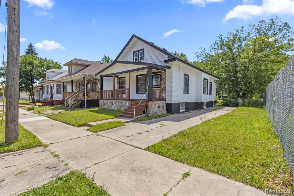 7413 Elmhurst Street, Detroit, MI 48204