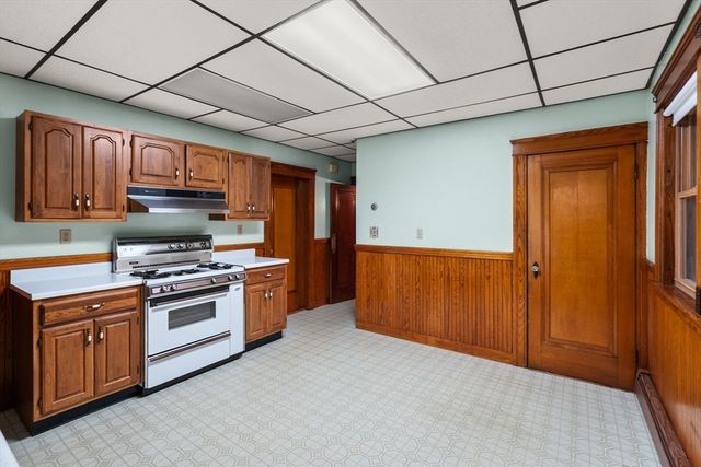 15 Inwood Rd, Worcester, MA 01606