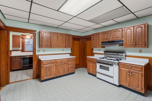 15 Inwood Rd, Worcester, MA 01606