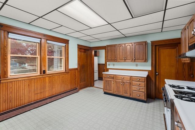 15 Inwood Rd, Worcester, MA 01606