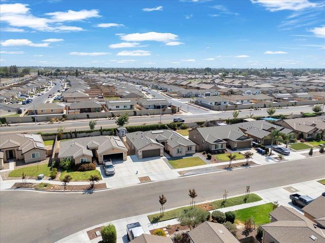 2439 Madeline Dr, Hanford, CA 93230