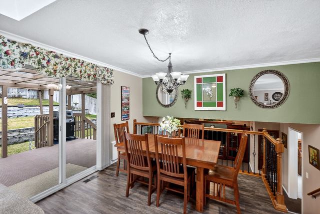 515 E Shenandoah Dr, Spokane, WA 99208