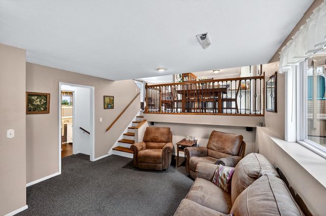 515 E Shenandoah Dr, Spokane, WA 99208