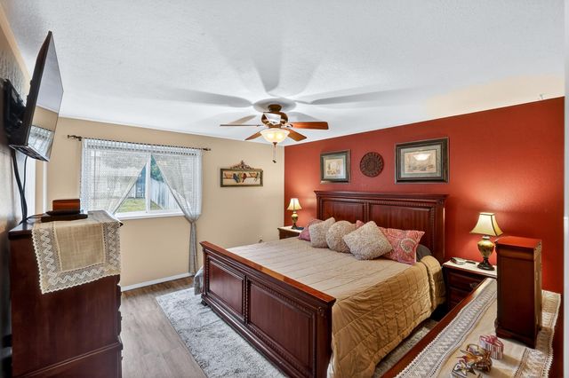 515 E Shenandoah Dr, Spokane, WA 99208