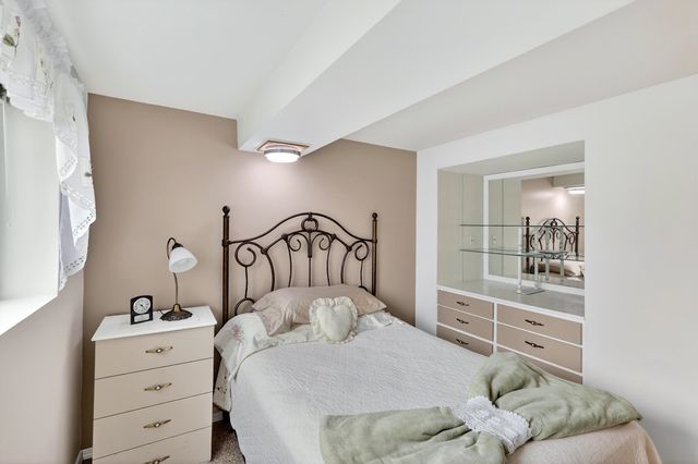 515 E Shenandoah Dr, Spokane, WA 99208