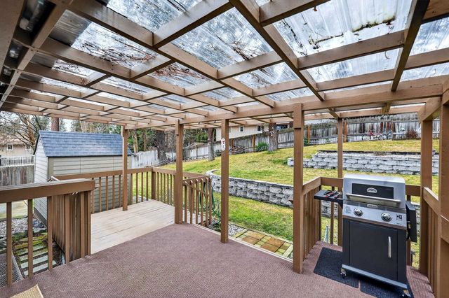 515 E Shenandoah Dr, Spokane, WA 99208