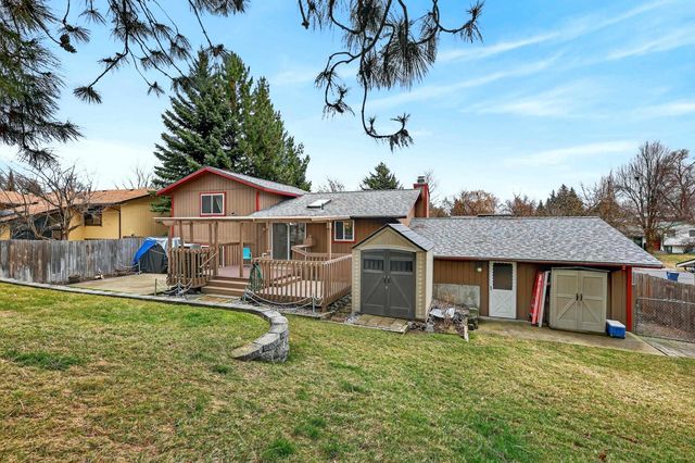 515 E Shenandoah Dr, Spokane, WA 99208