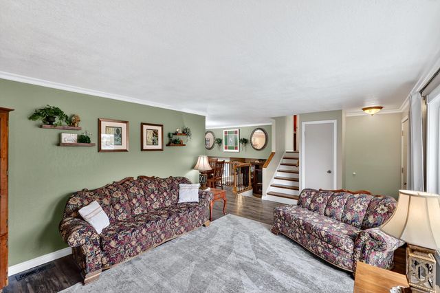 515 E Shenandoah Dr, Spokane, WA 99208