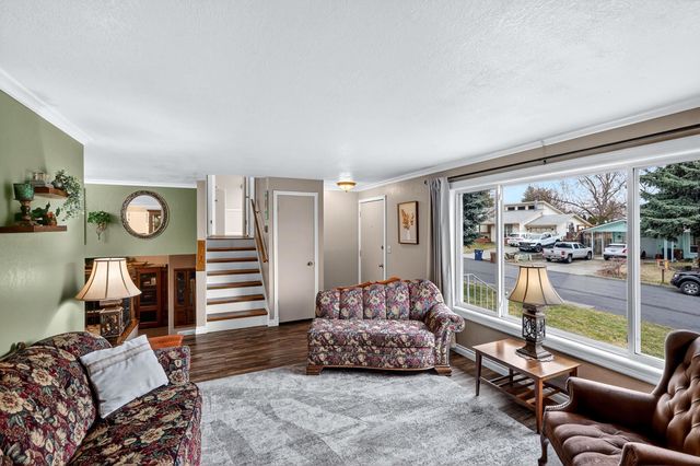 515 E Shenandoah Dr, Spokane, WA 99208