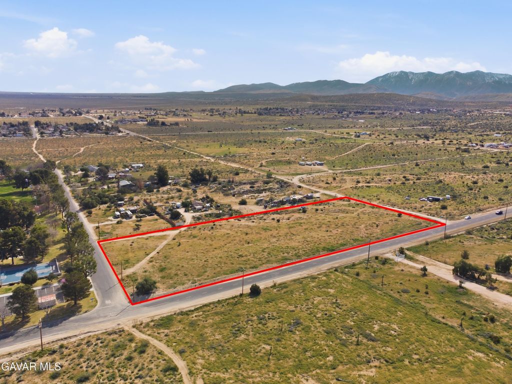 E 121st Street, Pearblossom, CA 93553