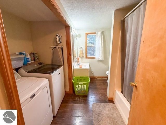 2703 E Moorestown Road, Lake City, MI 49651