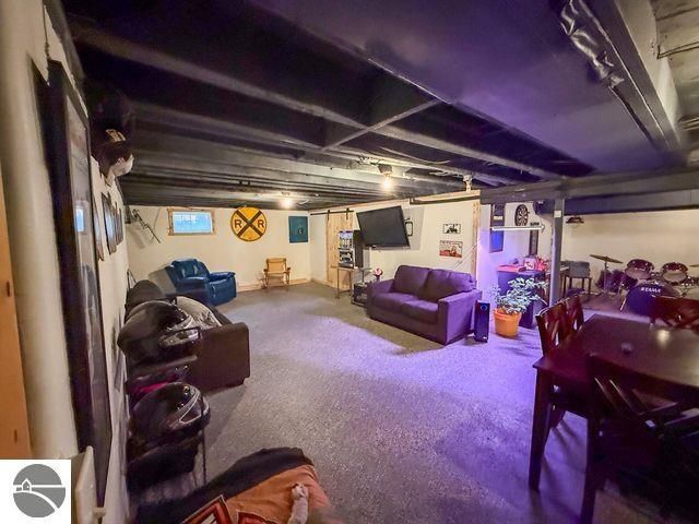 2703 E Moorestown Road, Lake City, MI 49651