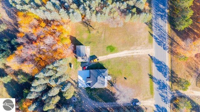 2703 E Moorestown Road, Lake City, MI 49651