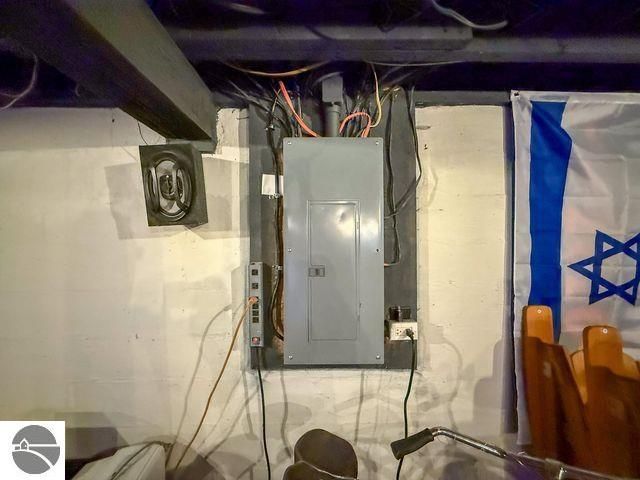 2703 E Moorestown Road, Lake City, MI 49651