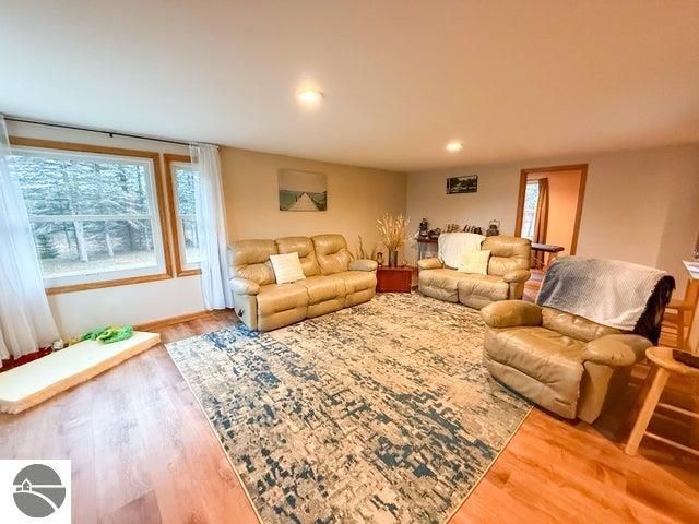 2703 E Moorestown Road, Lake City, MI 49651