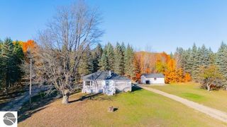 2703 E Moorestown Road, Lake City, MI 49651