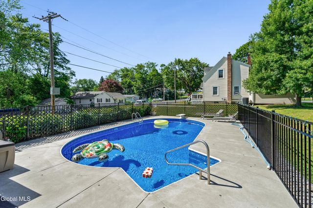 231 Summit Avenue, East Greenbush, NY 12144