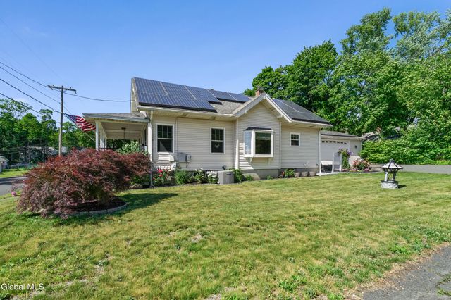 231 Summit Avenue, East Greenbush, NY 12144