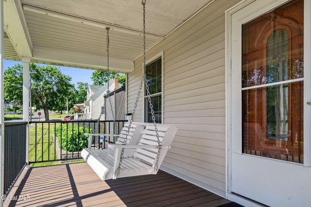 231 Summit Avenue, East Greenbush, NY 12144