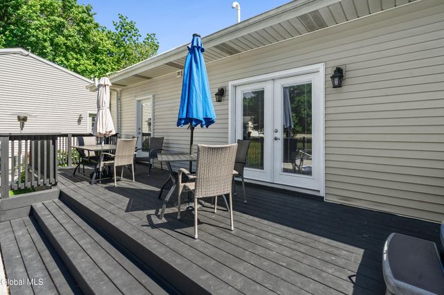 231 Summit Avenue, East Greenbush, NY 12144