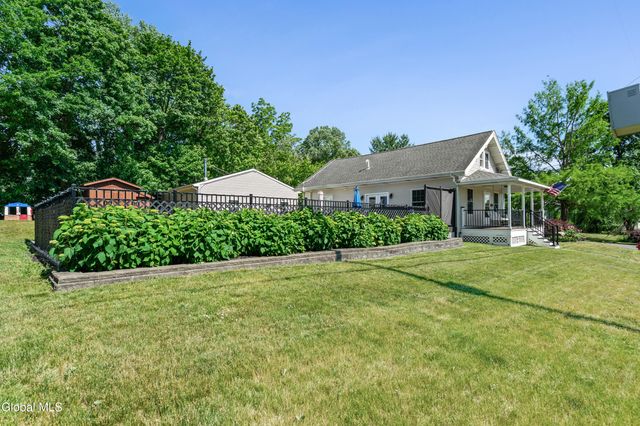231 Summit Avenue, East Greenbush, NY 12144