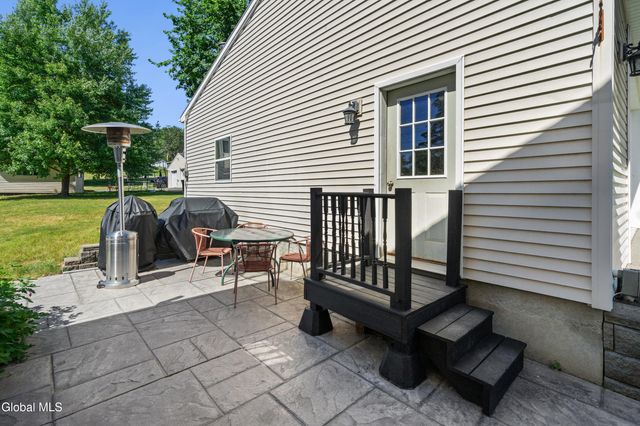 231 Summit Avenue, East Greenbush, NY 12144