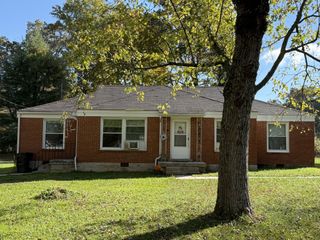 742 Ridgelawn Pl, Tullahoma, TN 37388