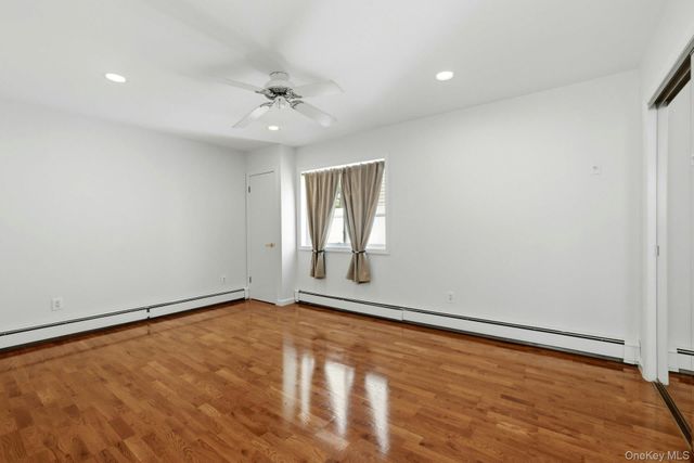 35 3rd Avenue, Massapequa Park, NY 11762