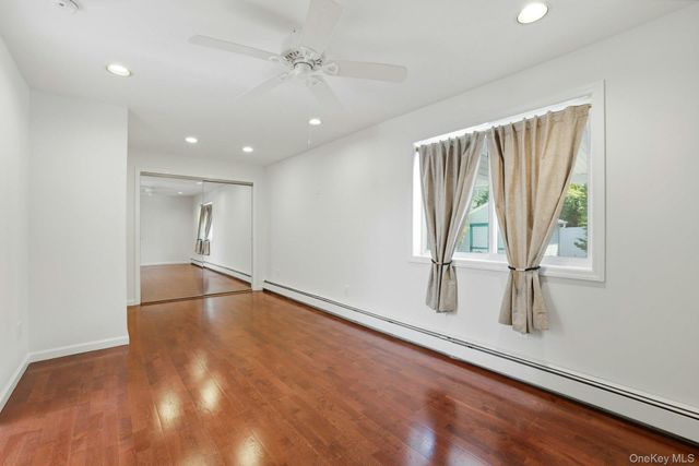 35 3rd Avenue, Massapequa Park, NY 11762