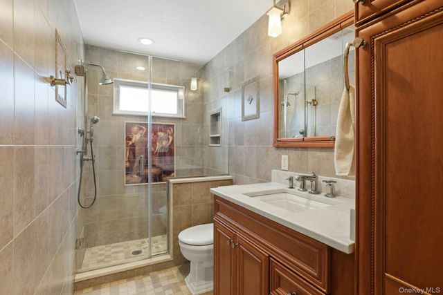 35 3rd Avenue, Massapequa Park, NY 11762
