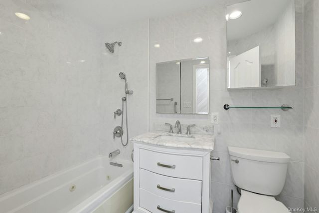 35 3rd Avenue, Massapequa Park, NY 11762