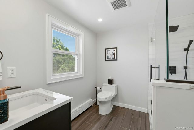 35 3rd Avenue, Massapequa Park, NY 11762