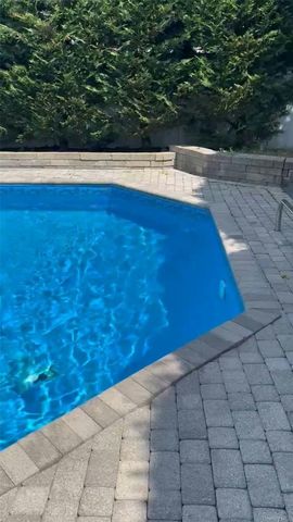 35 3rd Avenue, Massapequa Park, NY 11762