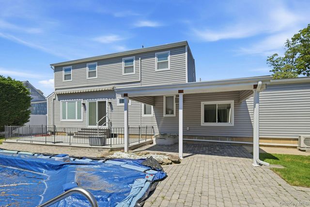 35 3rd Avenue, Massapequa Park, NY 11762