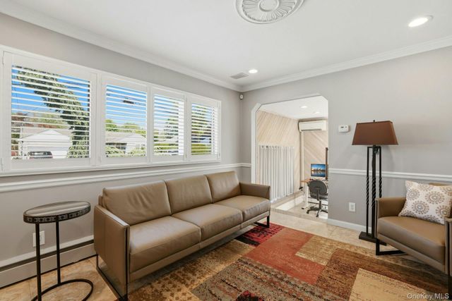35 3rd Avenue, Massapequa Park, NY 11762