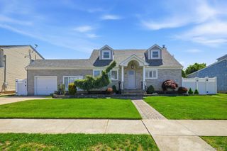 35 3rd Avenue, Massapequa Park, NY 11762