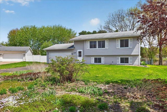 1624 84th Court N, Brooklyn Park, MN 55444