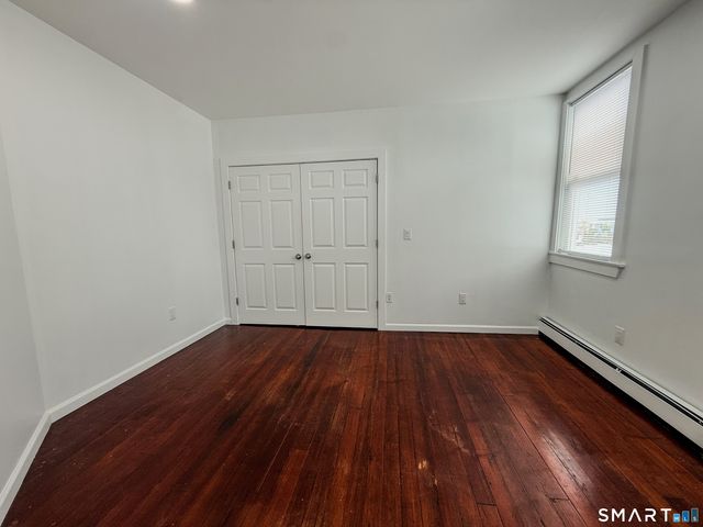 18 Bank Street, New London, CT 06320