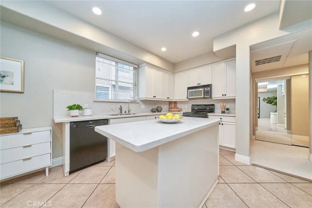 681 S Norton Avenue 107, Los Angeles, CA 90005