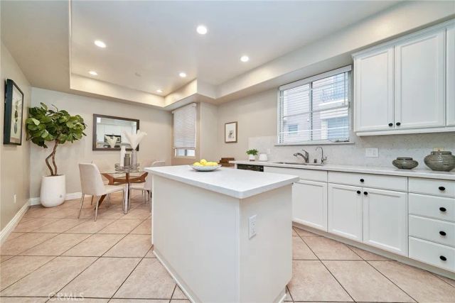 681 S Norton Avenue 107, Los Angeles, CA 90005