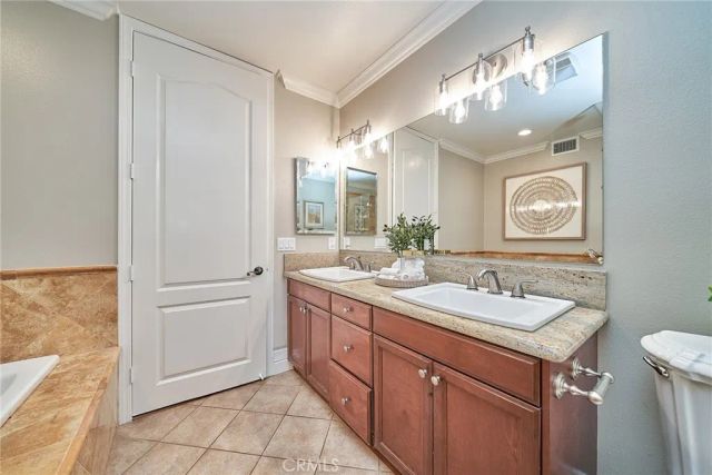 681 S Norton Avenue 107, Los Angeles, CA 90005