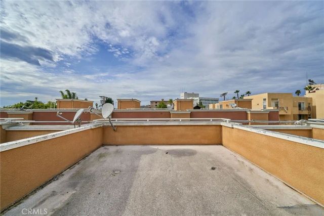 681 S Norton Avenue 107, Los Angeles, CA 90005