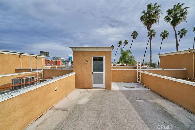 681 S Norton Avenue 107, Los Angeles, CA 90005