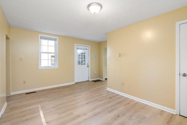 136 E Innis Avenue, Columbus, OH 43207