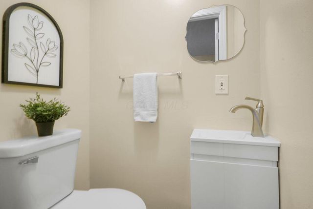 136 E Innis Avenue, Columbus, OH 43207