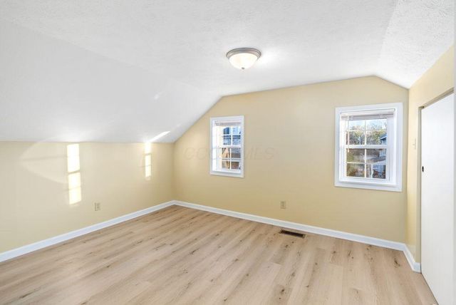 136 E Innis Avenue, Columbus, OH 43207