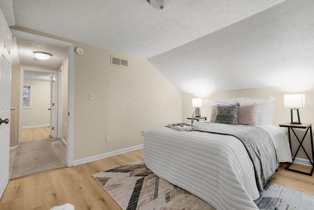 136 E Innis Avenue, Columbus, OH 43207