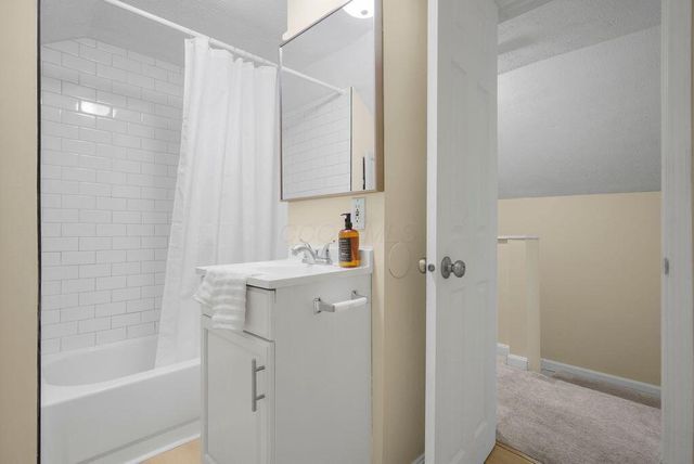 136 E Innis Avenue, Columbus, OH 43207