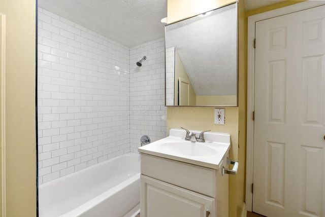 136 E Innis Avenue, Columbus, OH 43207